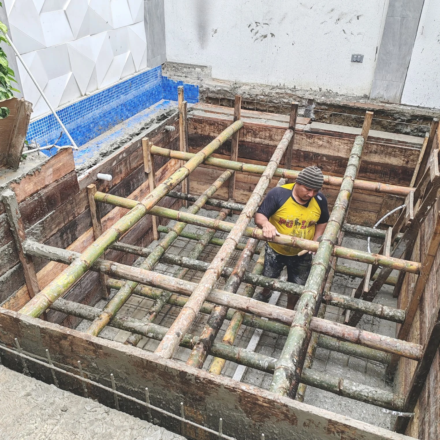 Construcci&oacute;n de piscina residencial