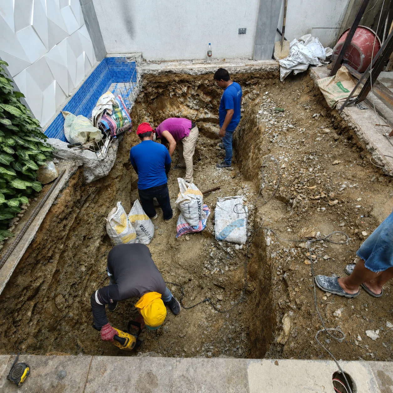 Construcci&oacute;n de piscina residencial en Samborond&oacute;n